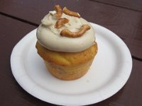 2014-03-10 11.39.52  Piggalicious Bacon Cupcake with Maple Frosting